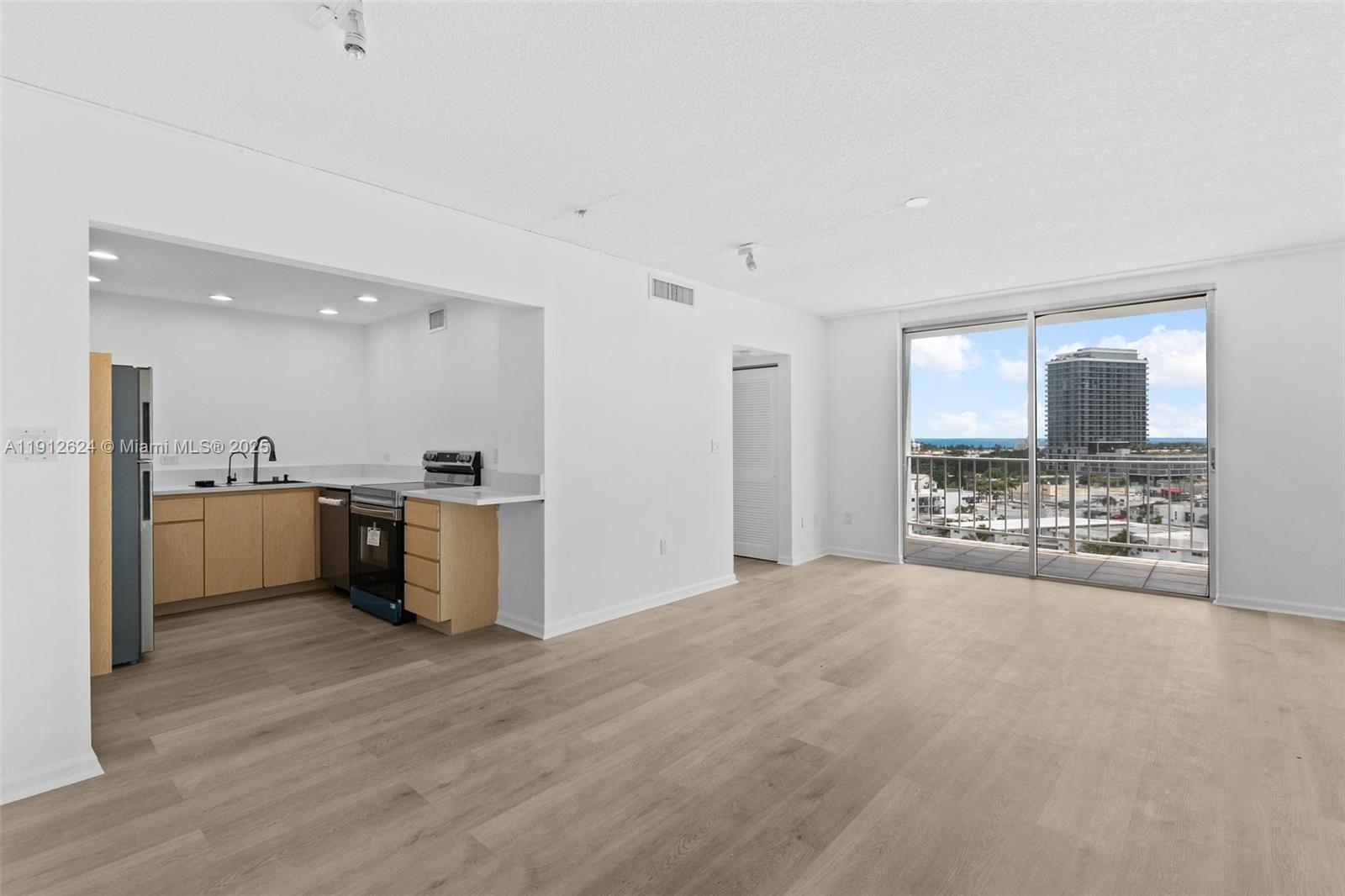 STANTON HOUSE CONDO - Residential Lease