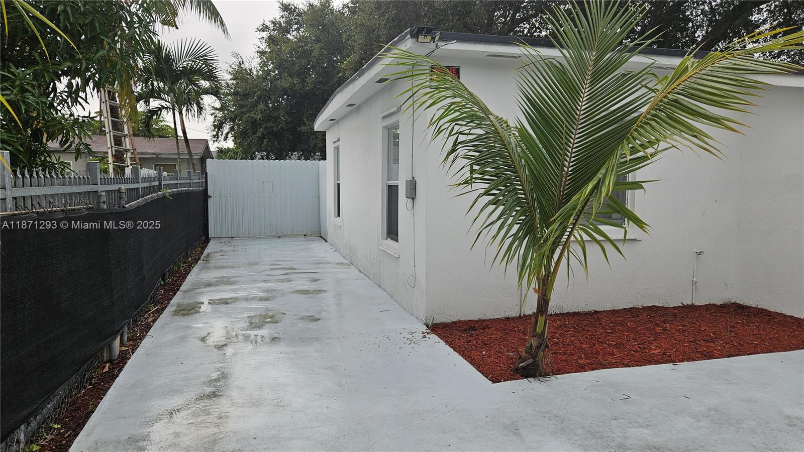 1720 NW 93rd Ter