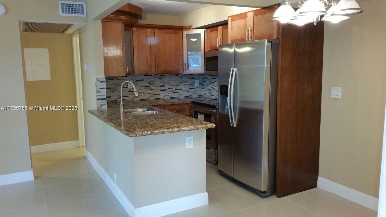CENTRALLY LOCATED UNIT. WASHER AND DRYER INSIDE UNIT. EXCELLENT SCHOOLS AROUND THE AREA. RENTERS INSURANCE A MUST. SMALL PET OK. BASIC CABLE INCLUDED. PET DEPOSIT OF $300.00 NOT REFUNDABLE. AS PER CONDO ASSOC. EACH APPLICANT'S NEEDS TO HAVE 650 MINIMUM CREDIT SCORE. PROPERTY AVAILABLE ON 5/1/2025. CONTACT ME 24 HRS IN ADVANCE FOR SCHEDULING A SHOWING.
