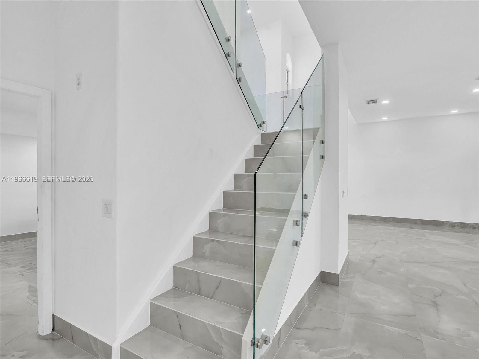 MAPLE RIDGE - Residential