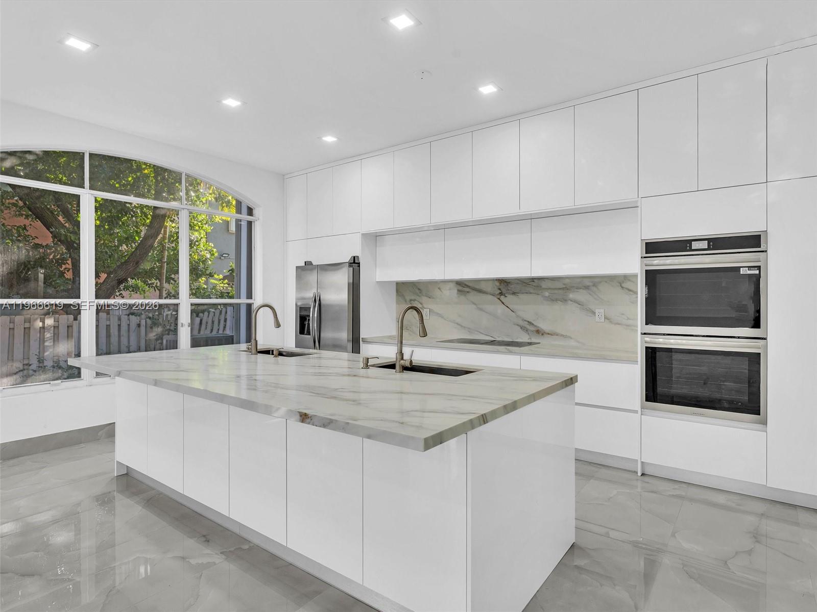 MAPLE RIDGE - Residential