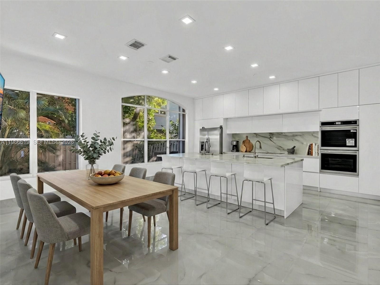 MAPLE RIDGE - Residential