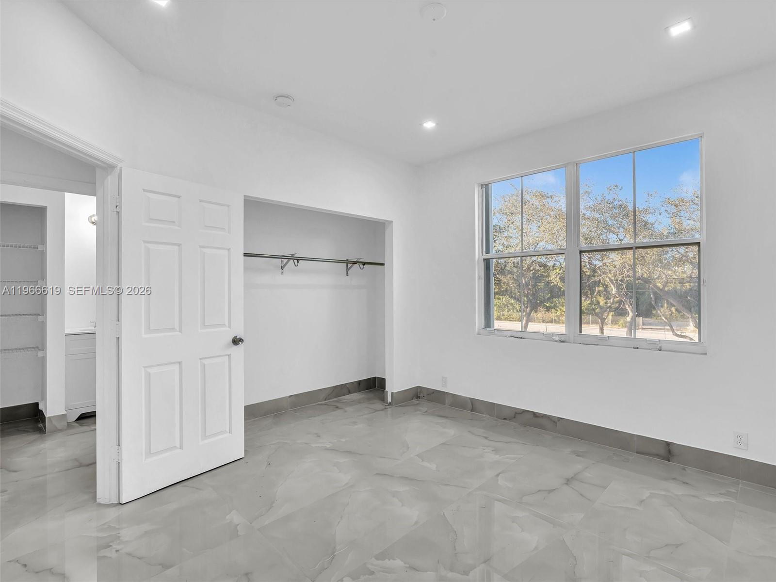 MAPLE RIDGE - Residential