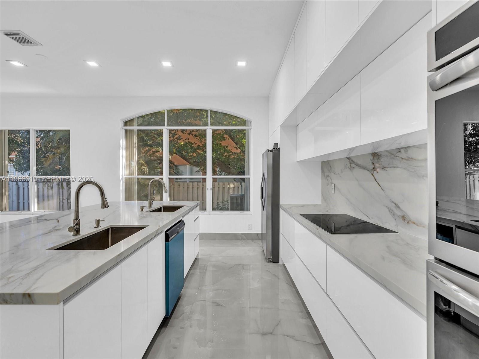 MAPLE RIDGE - Residential