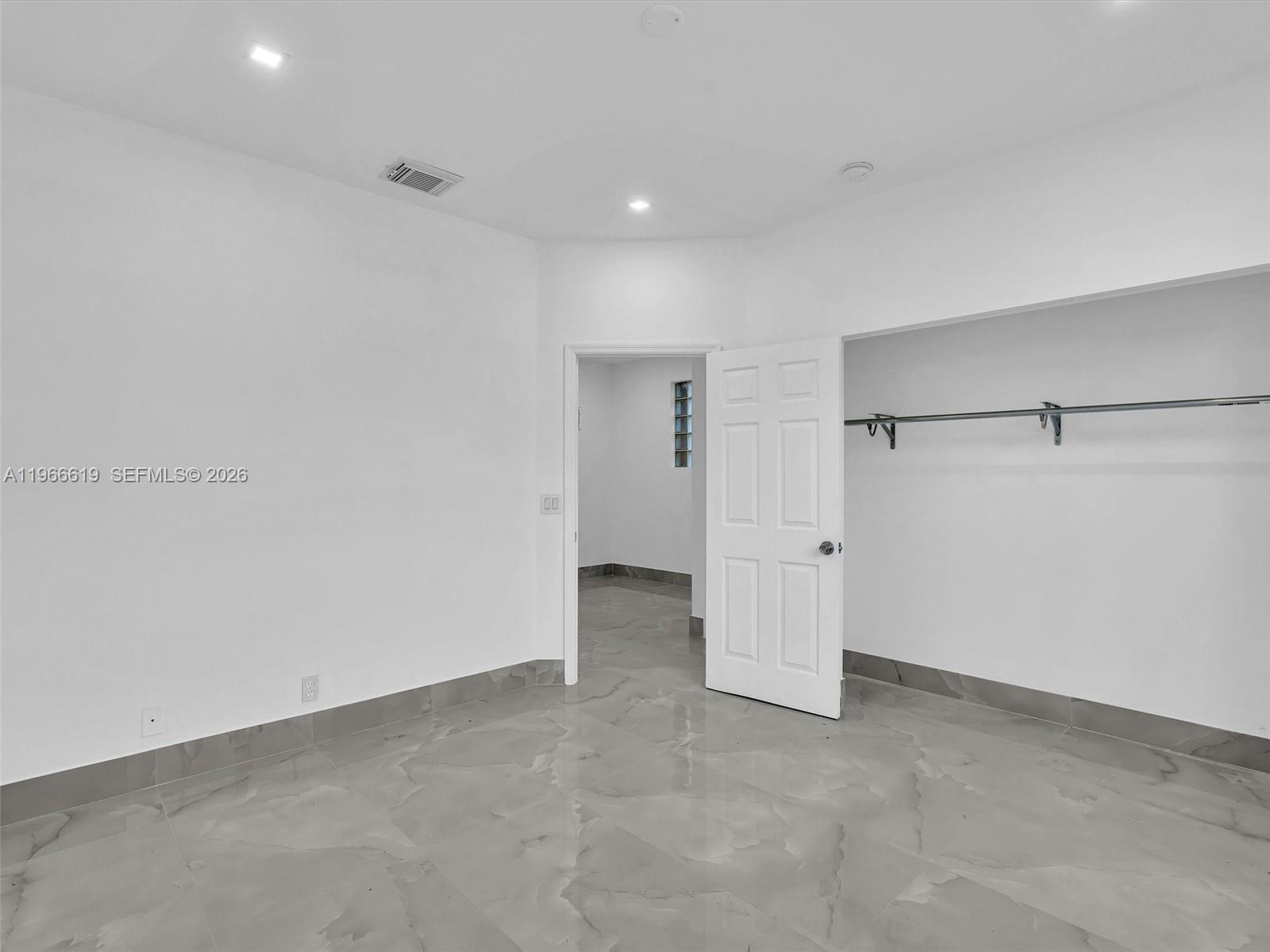 MAPLE RIDGE - Residential