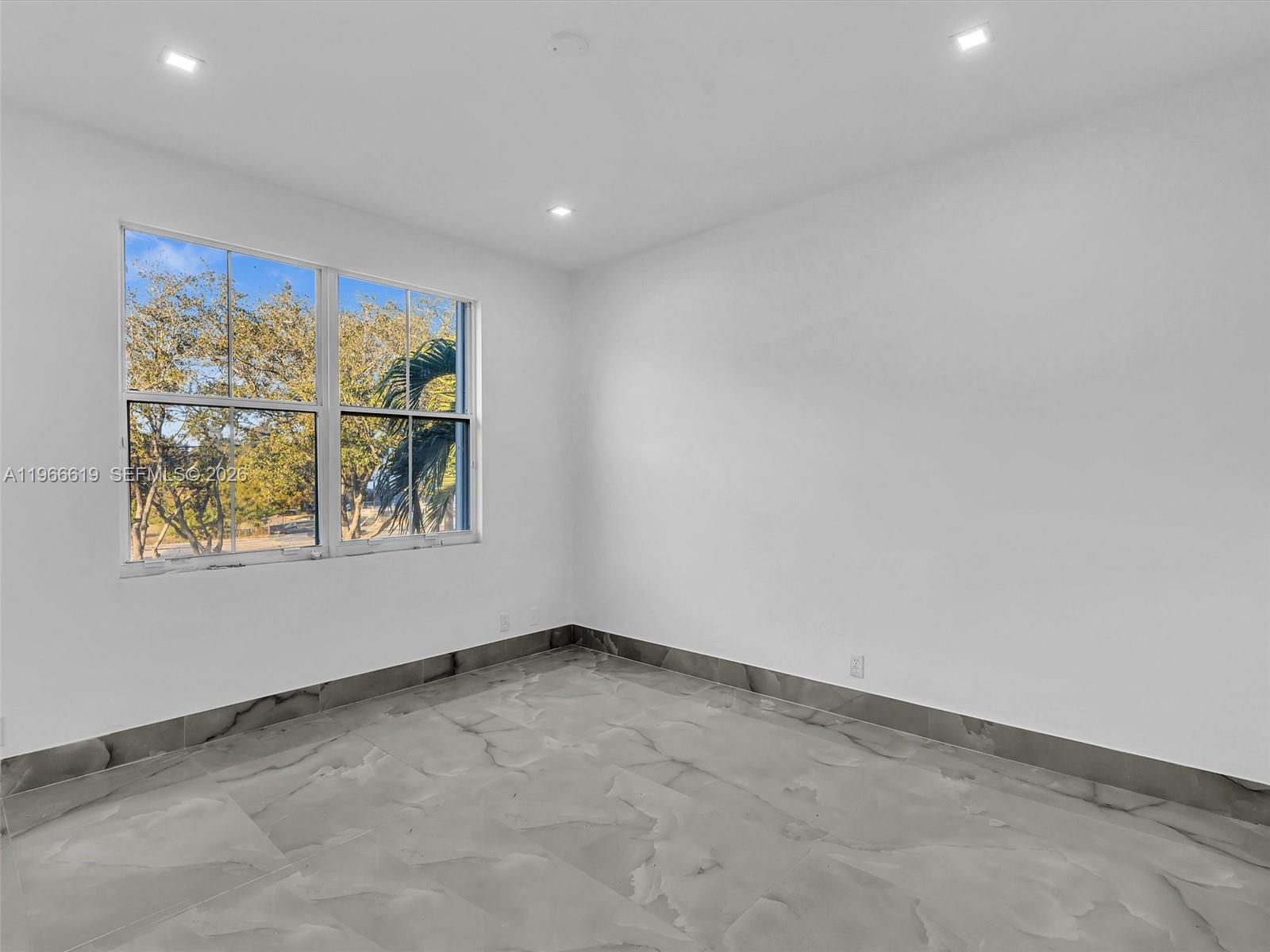 MAPLE RIDGE - Residential