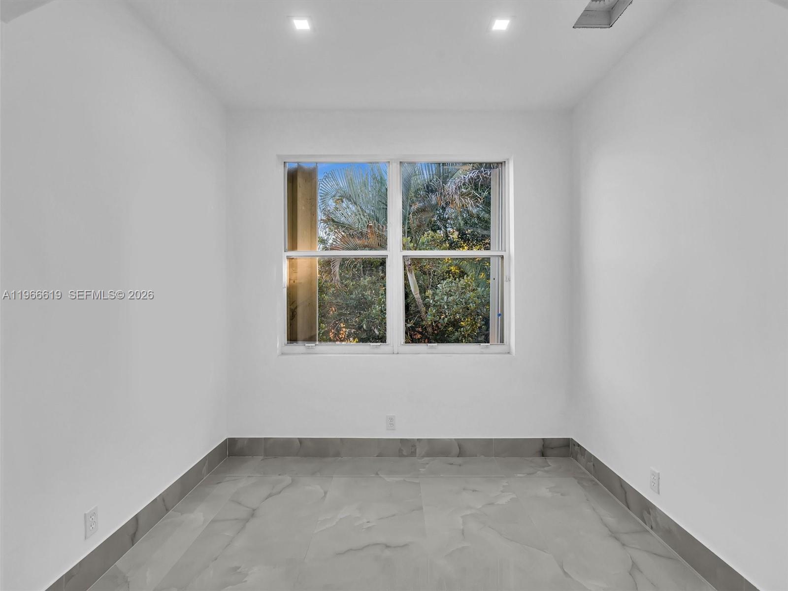 MAPLE RIDGE - Residential