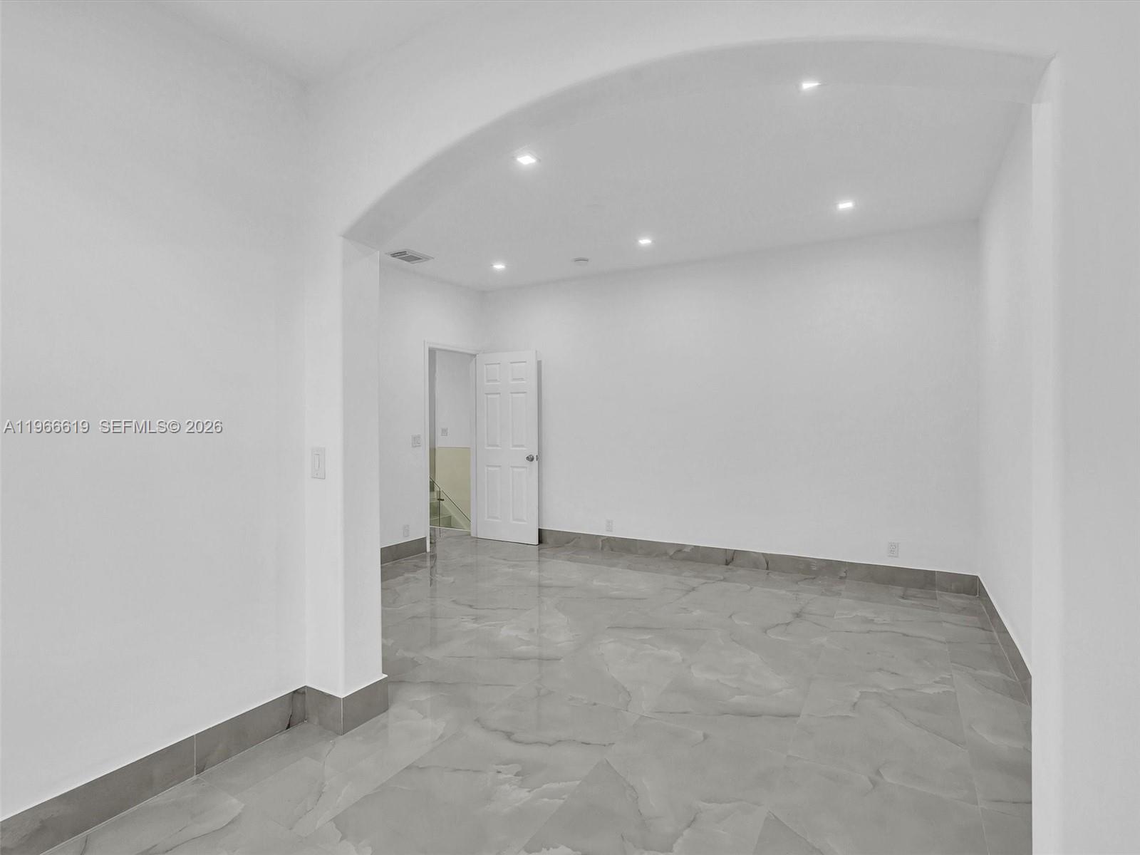 MAPLE RIDGE - Residential