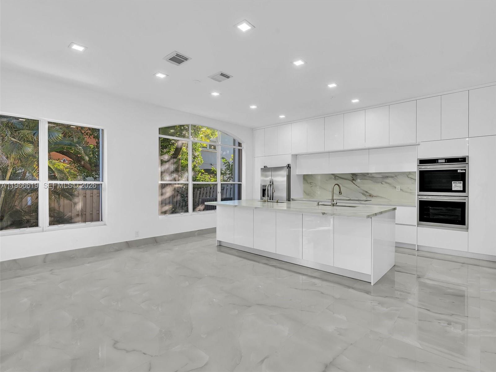 MAPLE RIDGE - Residential