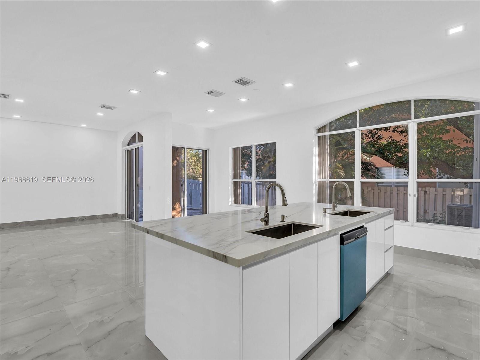 MAPLE RIDGE - Residential