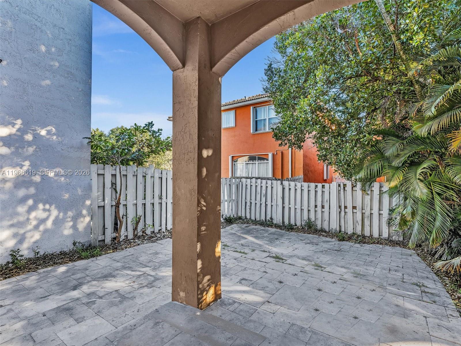 MAPLE RIDGE - Residential