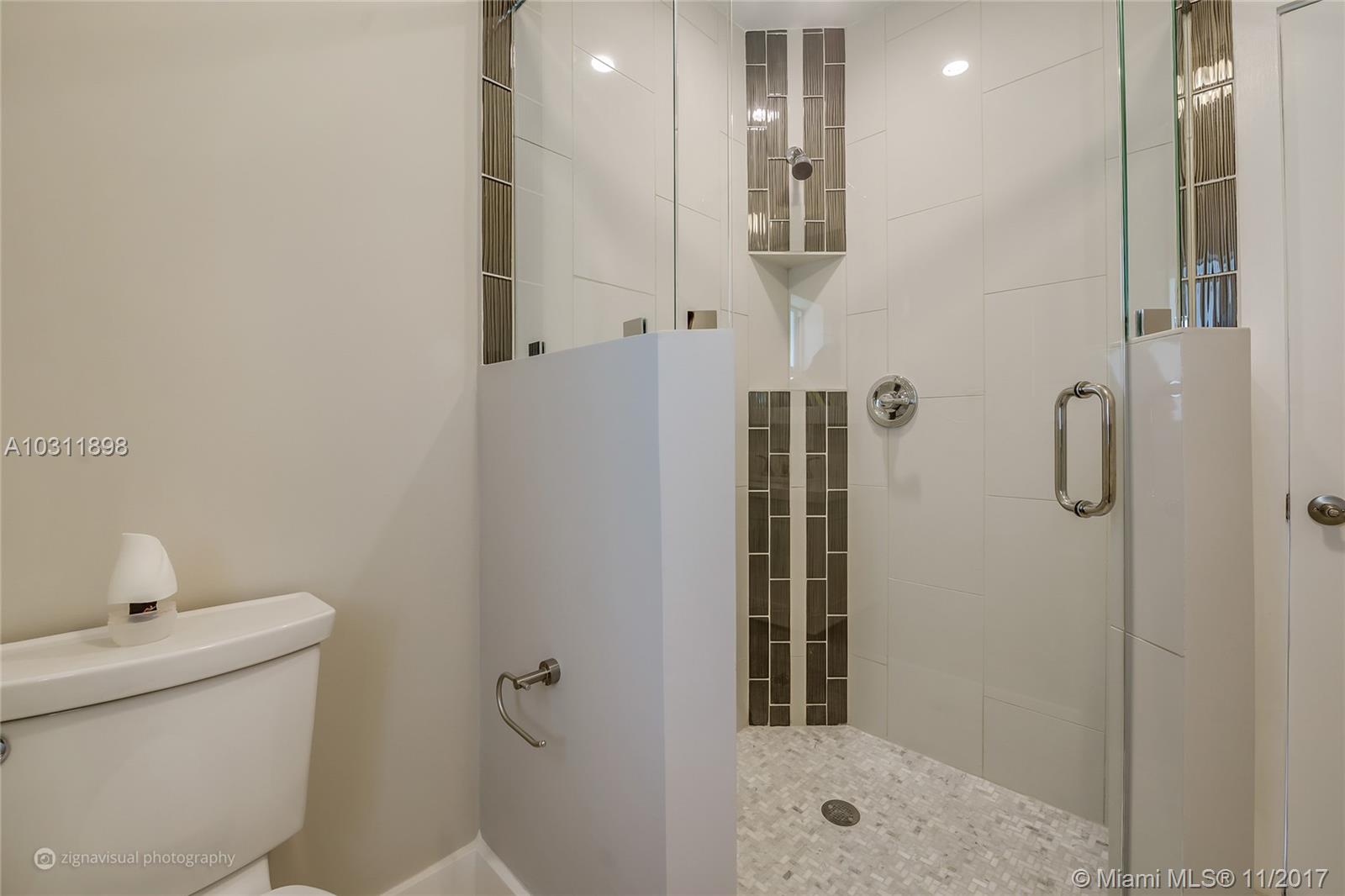 MIAMI SHORES SEC 6 - Residential