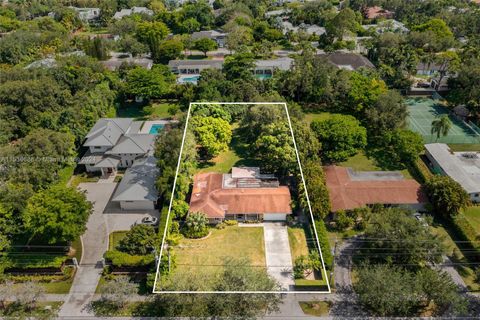 A home in Pinecrest