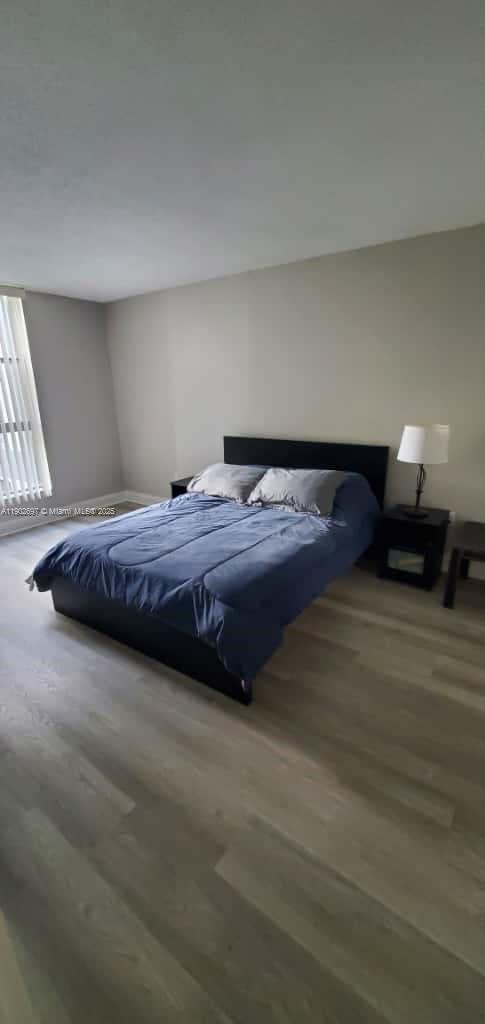 SANDS POINT CONDOMINIUM I - Residential Lease