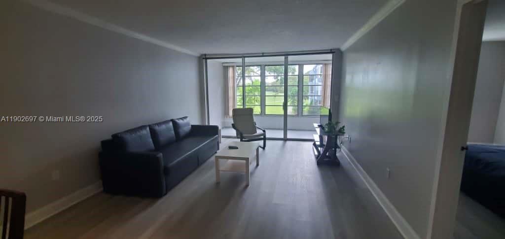 SANDS POINT CONDOMINIUM I - Residential Lease