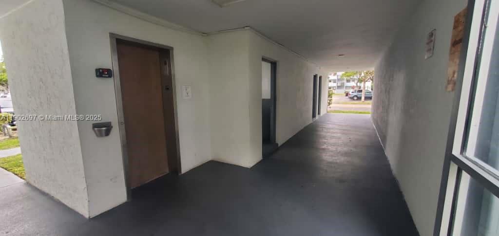 SANDS POINT CONDOMINIUM I - Residential Lease