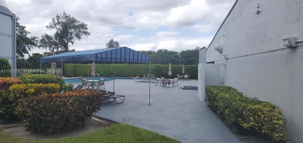 SANDS POINT CONDOMINIUM I - Residential Lease