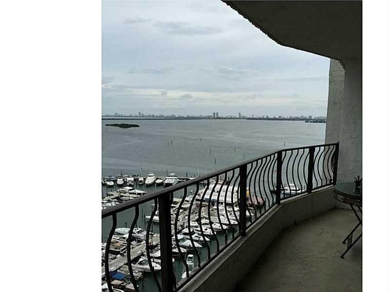 Incredible water views from this beautiful 1 Bed 1.5 Bath. Tile floors, open kitchen, spacious master bedroom with walk in closet and balcony. Within walking distance to The Performing Arts Center, Museum Park, Bayside Marketplace, American Airlines Aren a, restaurants, new Publix & Metro Mover. Amenities 2 pools, sport bar, gym, marina access. 1assigned parking.