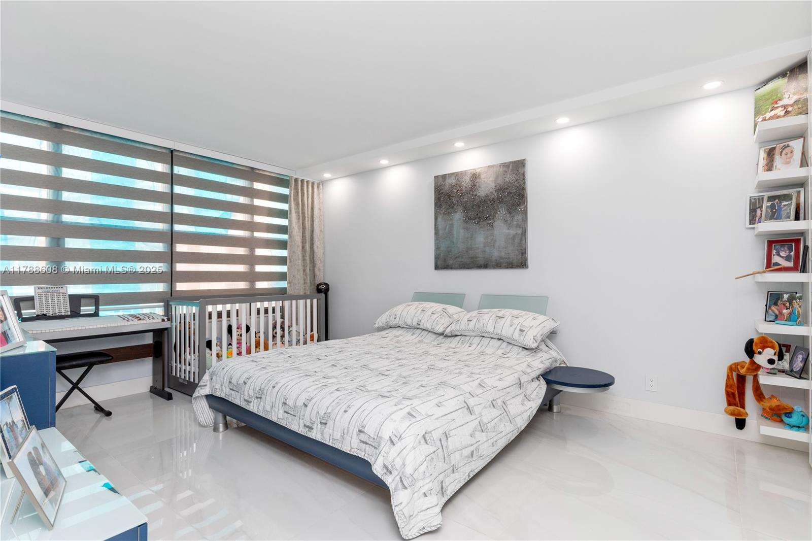 OLYMPUS CONDO PHASE - Residential