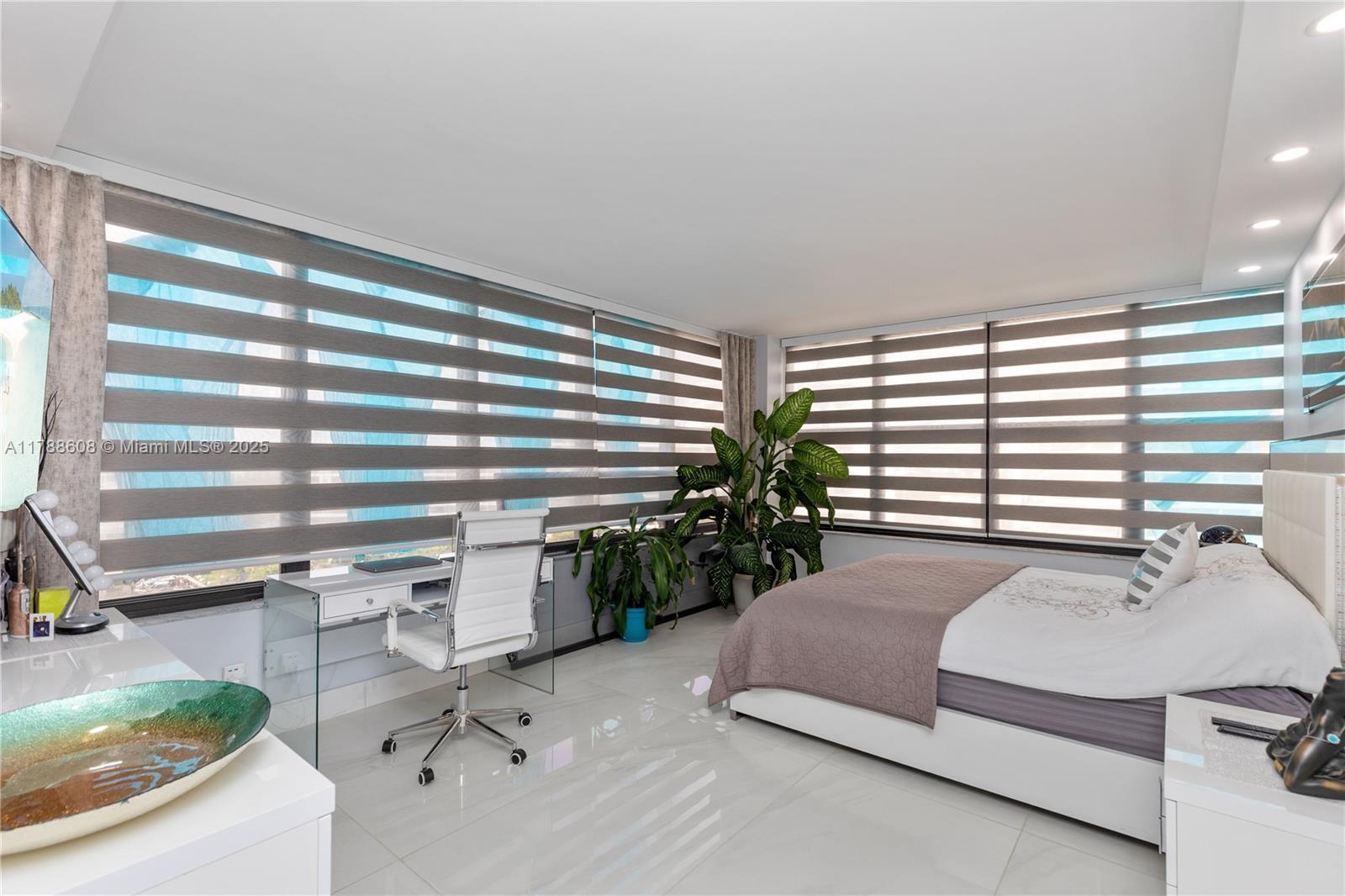 OLYMPUS CONDO PHASE - Residential