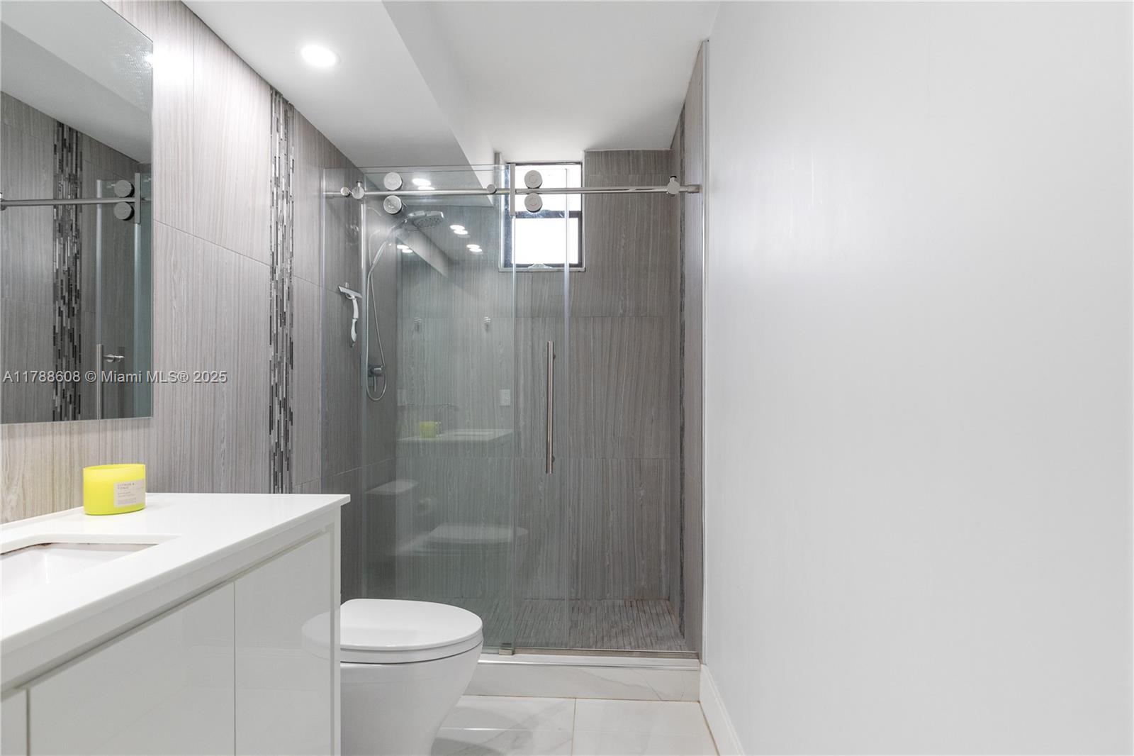 OLYMPUS CONDO PHASE - Residential