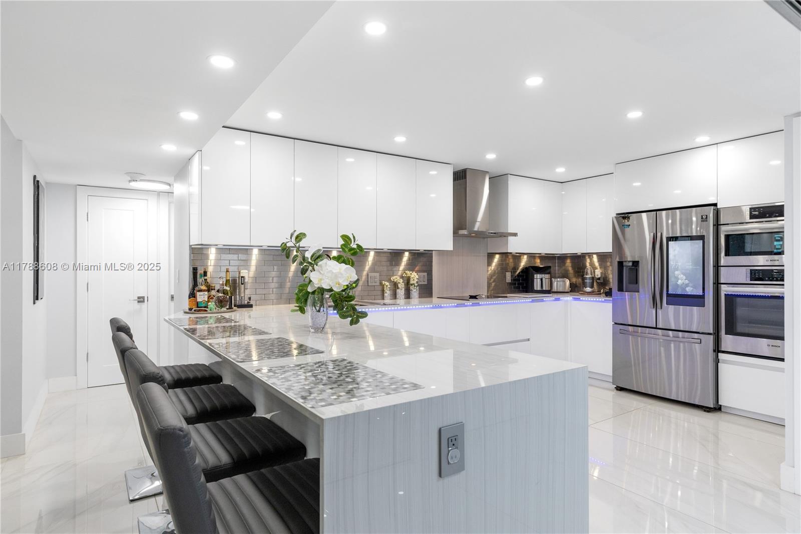 OLYMPUS CONDO PHASE - Residential