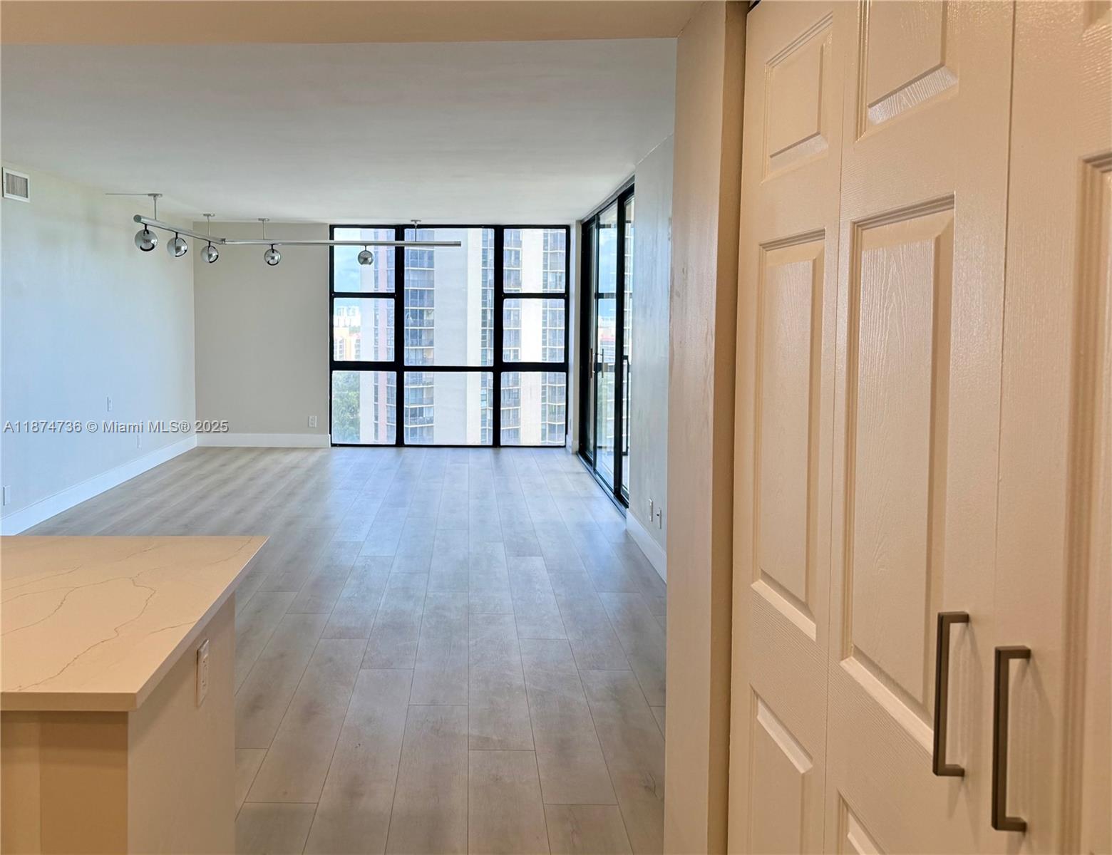 CORONADO CONDO- TOWER II - Residential