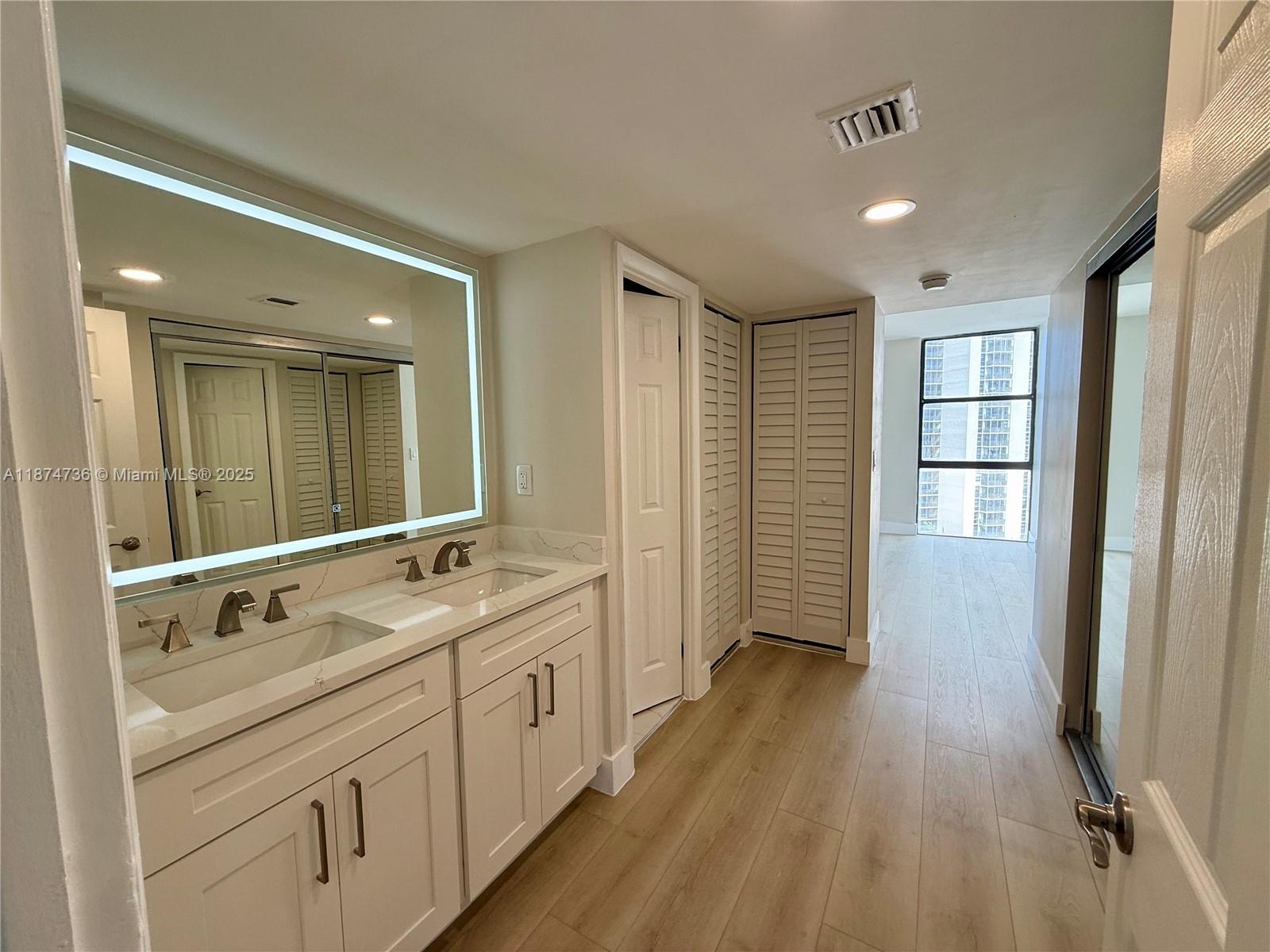 CORONADO CONDO- TOWER II - Residential