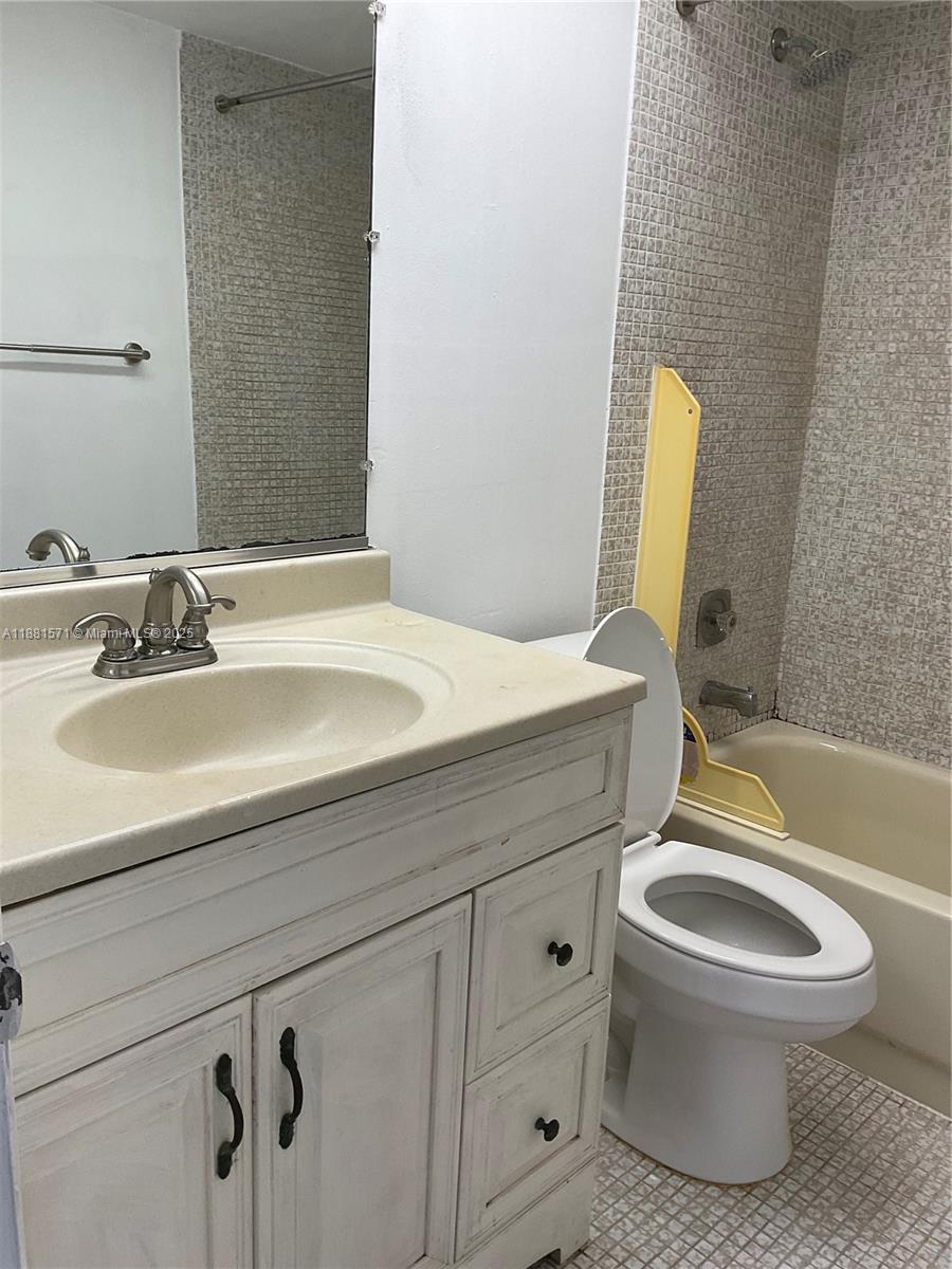 CYPRESS CHASE CONDO NO 6 - Residential Lease