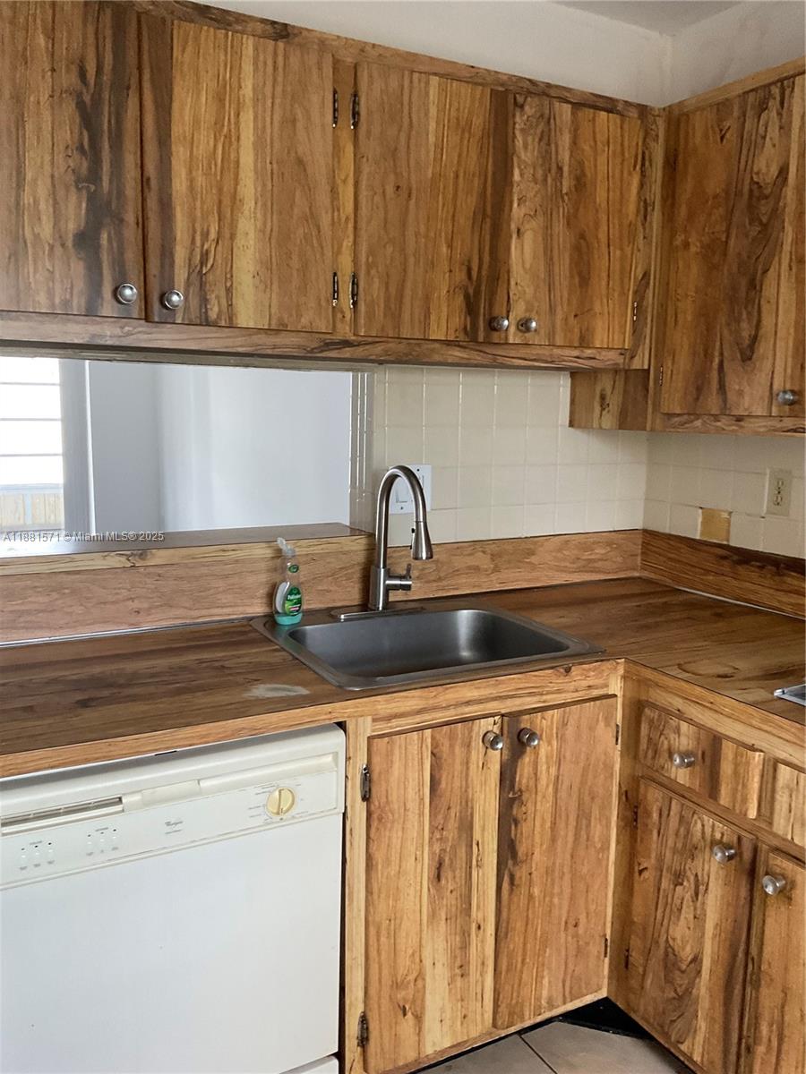 CYPRESS CHASE CONDO NO 6 - Residential Lease