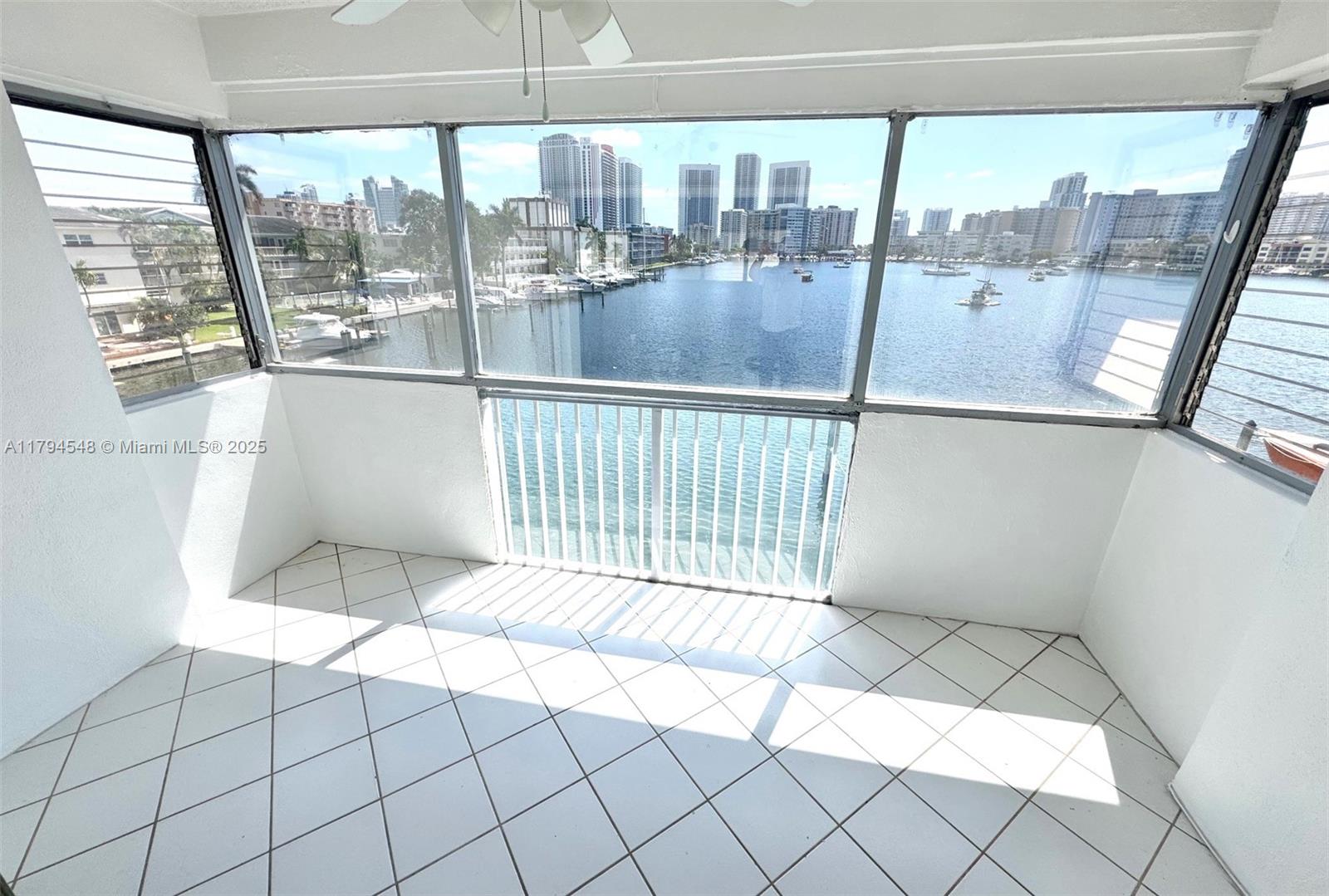 462 Golden Isles Dr 301