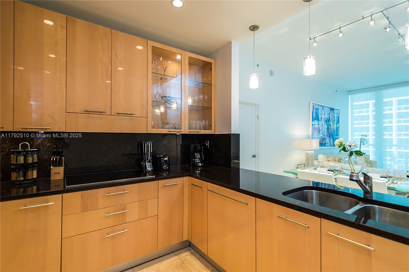 6799 Collins Ave 503