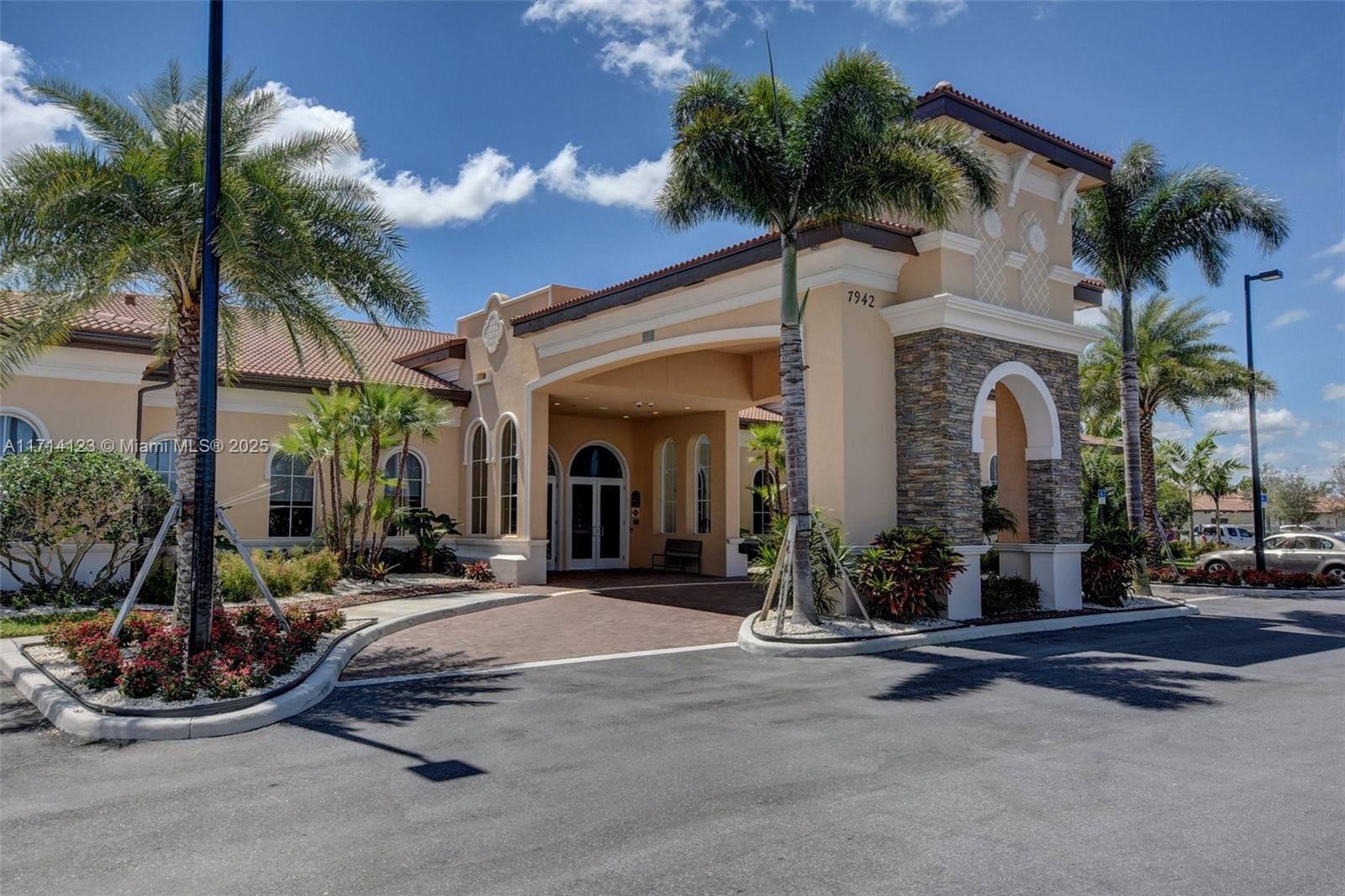 VILLAGGIO RESERVE - Residential