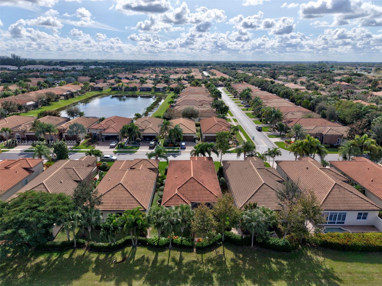 VILLAGGIO RESERVE - Residential