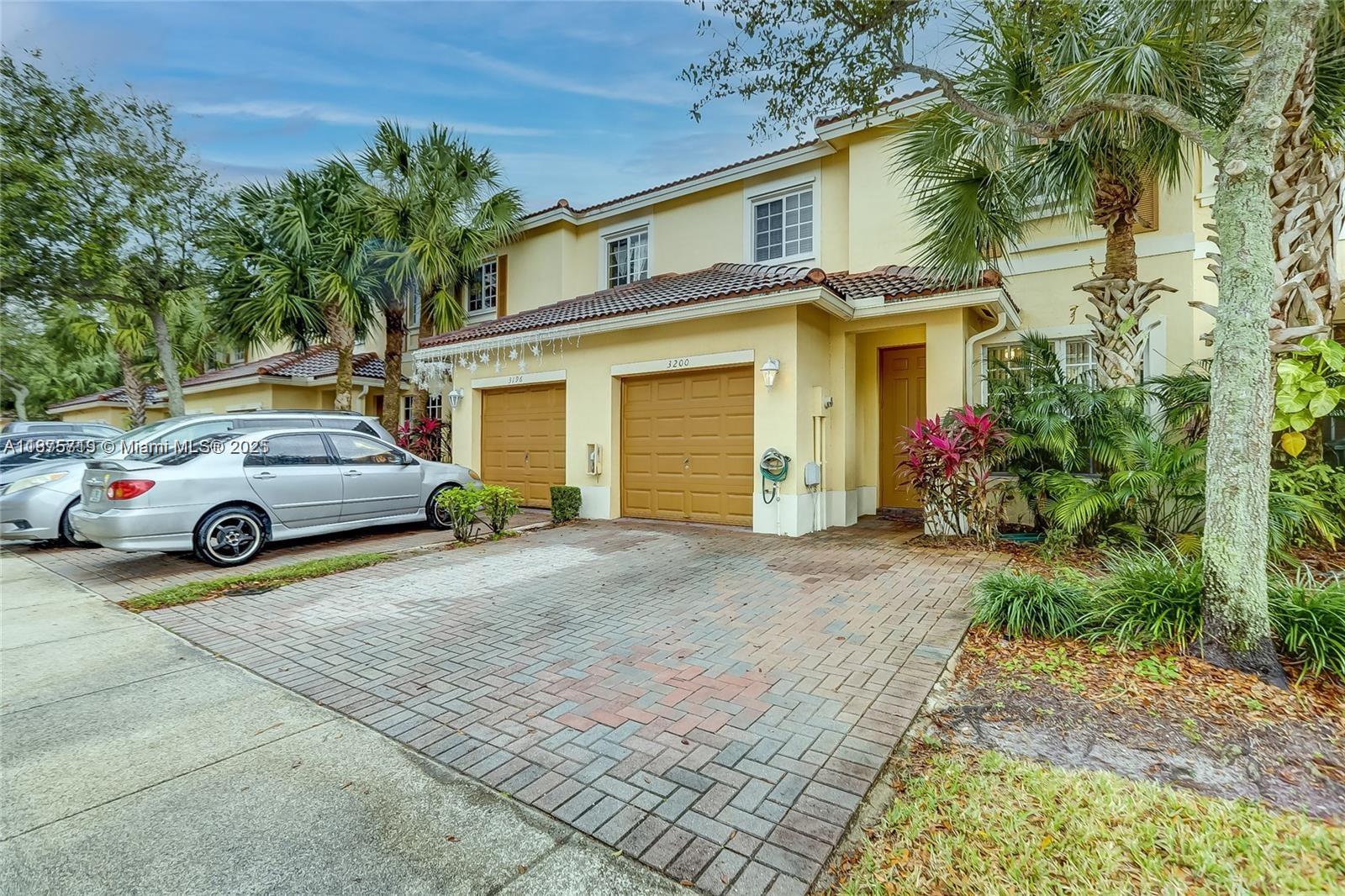 ISLES OF OAKLAND PARK - Residential Lease