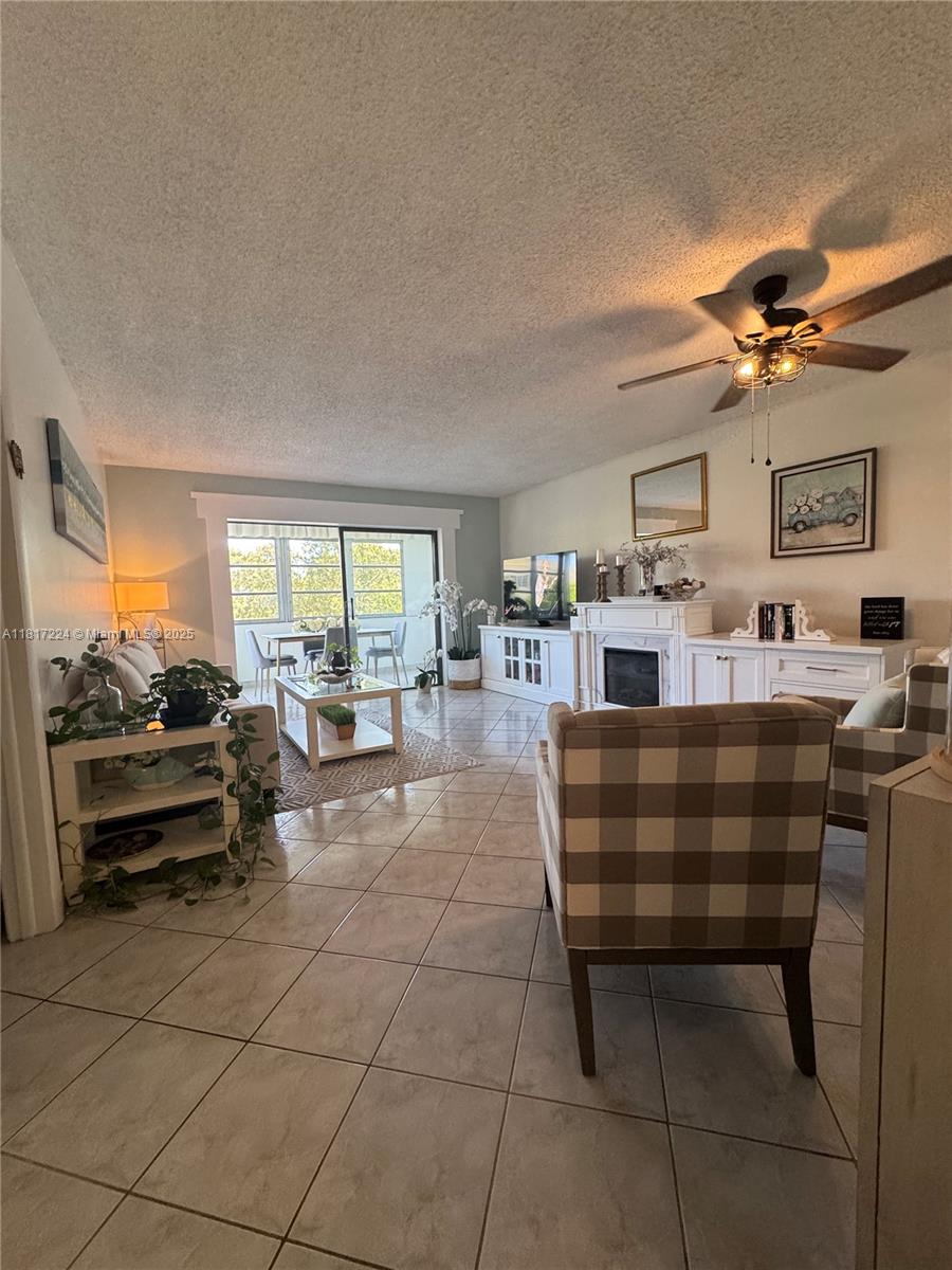 4270 NW 40th St 313