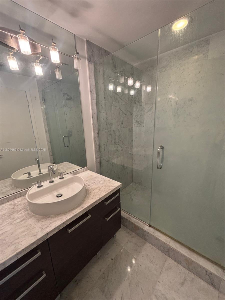 VIZCAYNE NORTH CONDO - Residential