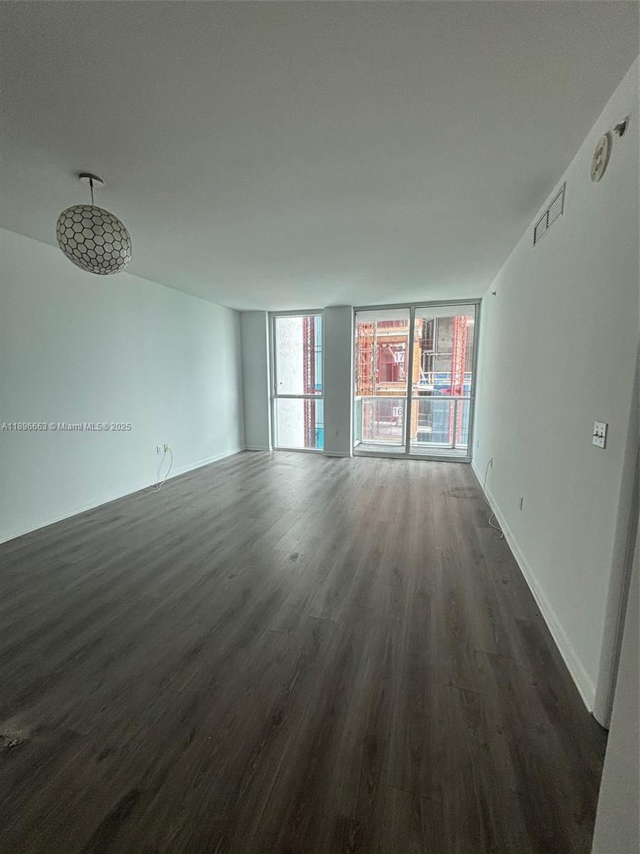 244 Biscayne Blvd 1606