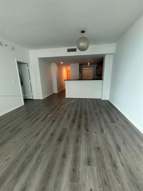 244 Biscayne Blvd 1606 Miami FL 33132
