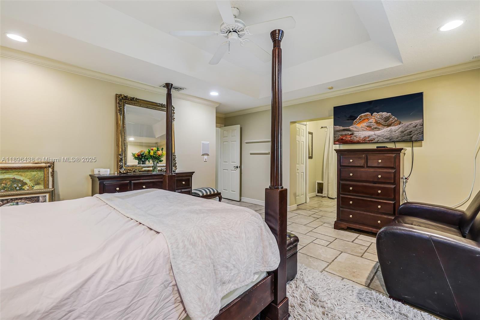 JACARANDA CAY - Residential