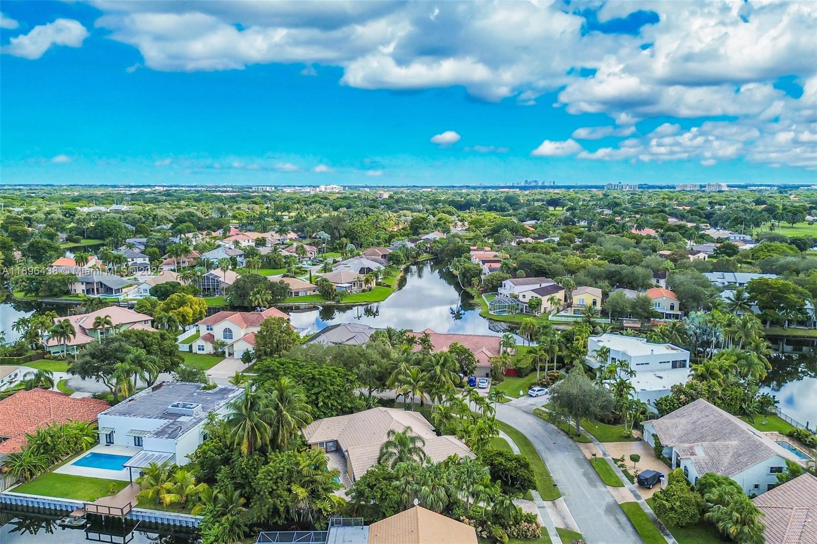 JACARANDA CAY - Residential