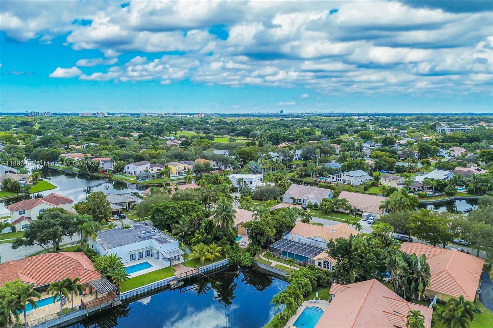 JACARANDA CAY - Residential