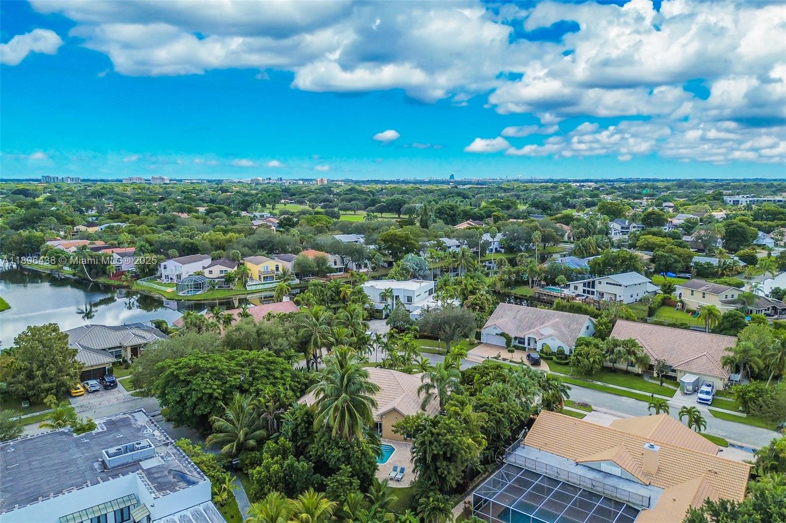 JACARANDA CAY - Residential