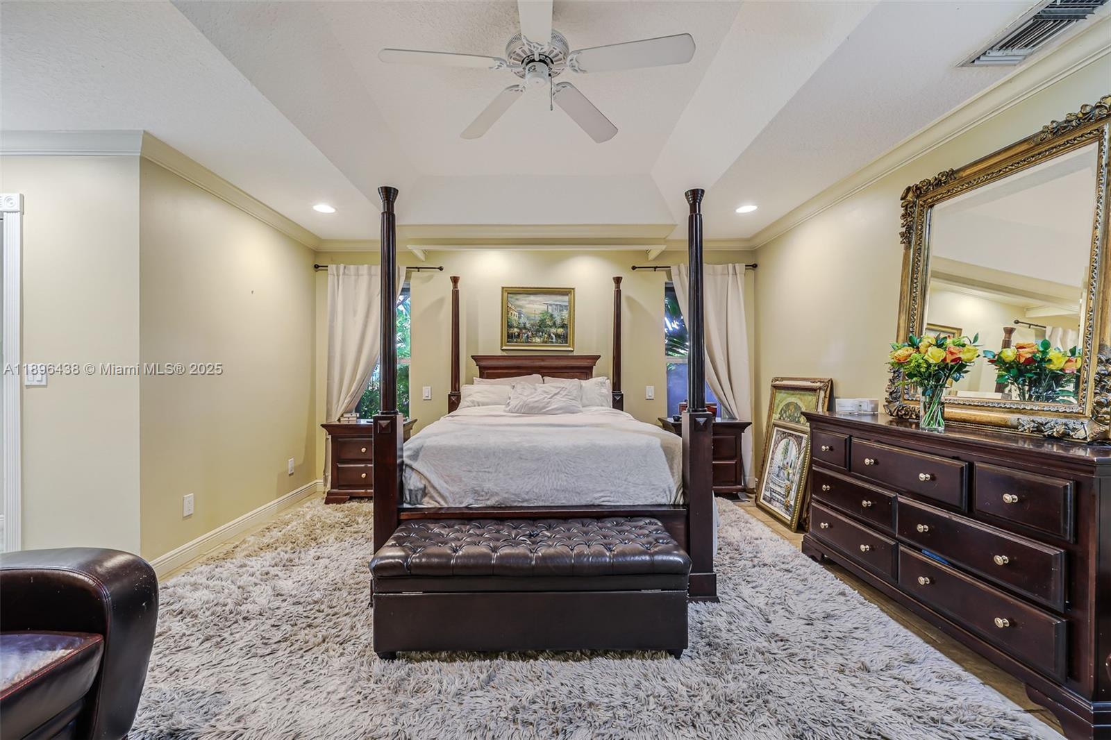 JACARANDA CAY - Residential
