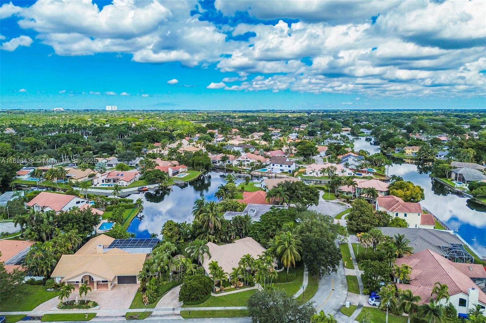 JACARANDA CAY - Residential