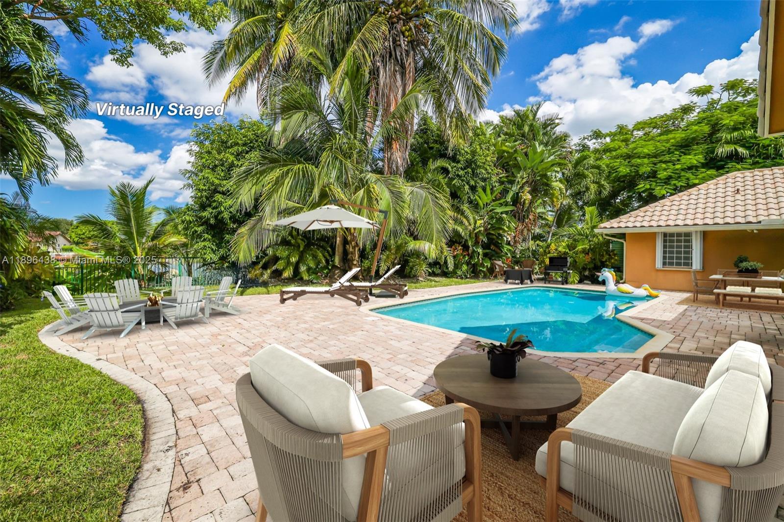 JACARANDA CAY - Residential