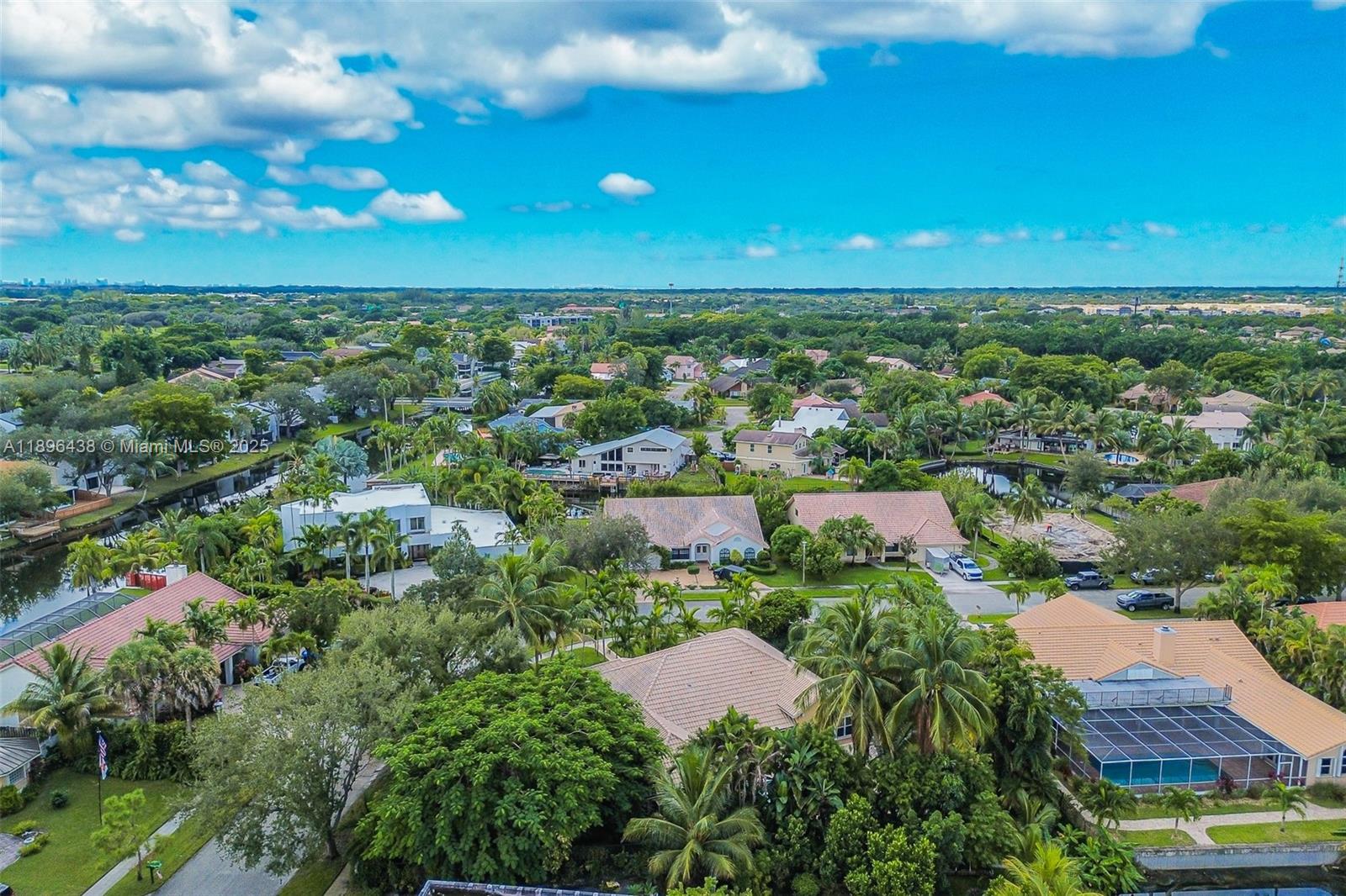 JACARANDA CAY - Residential