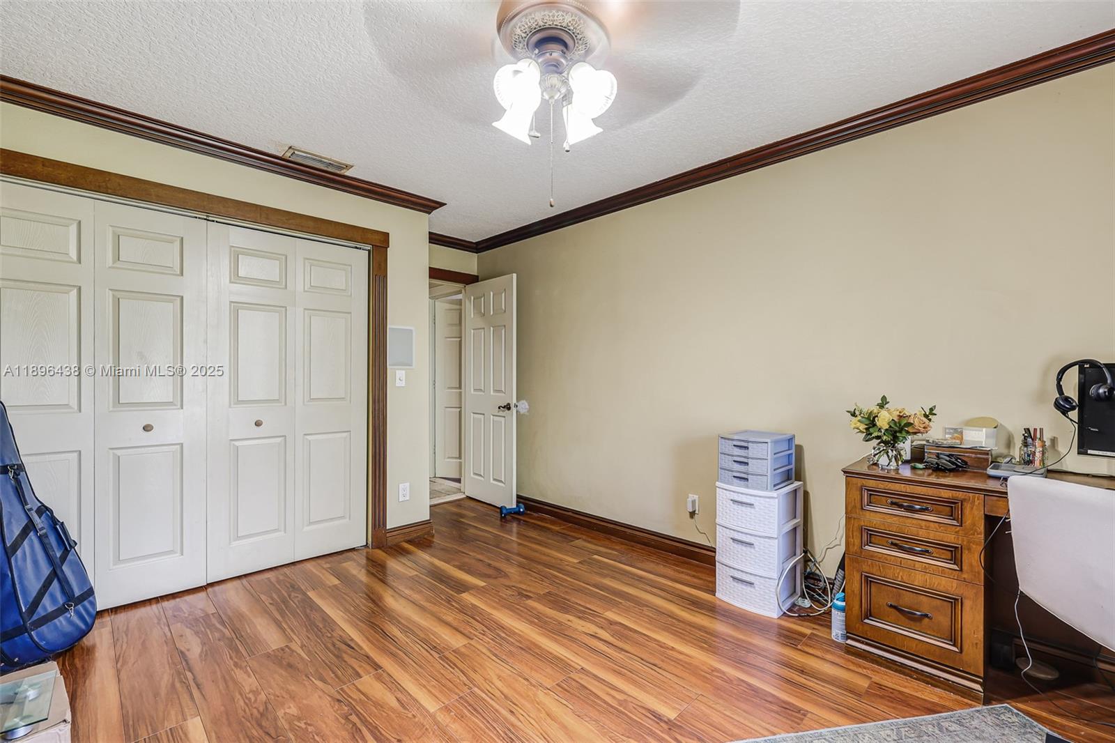 JACARANDA CAY - Residential