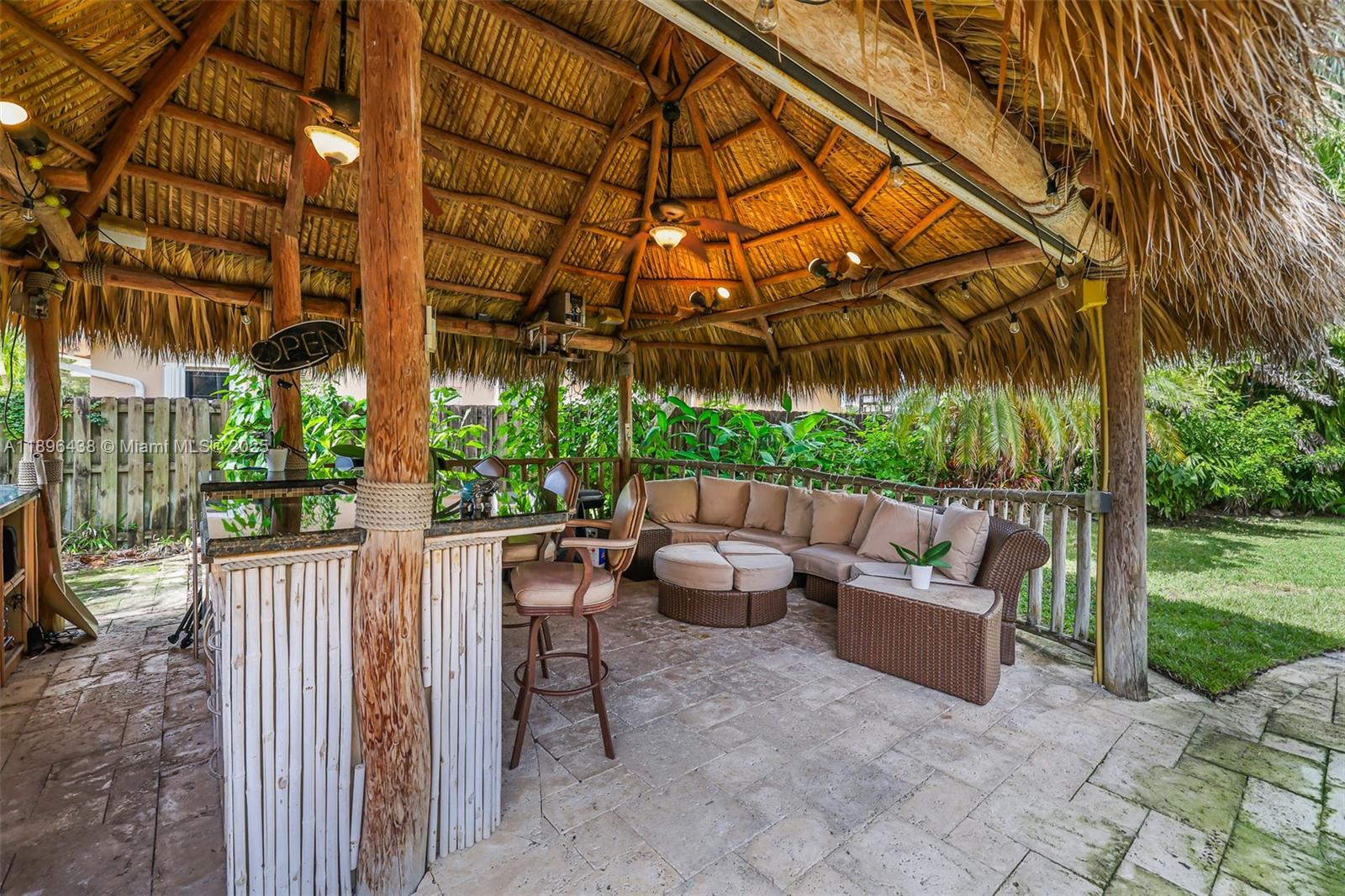 JACARANDA CAY - Residential