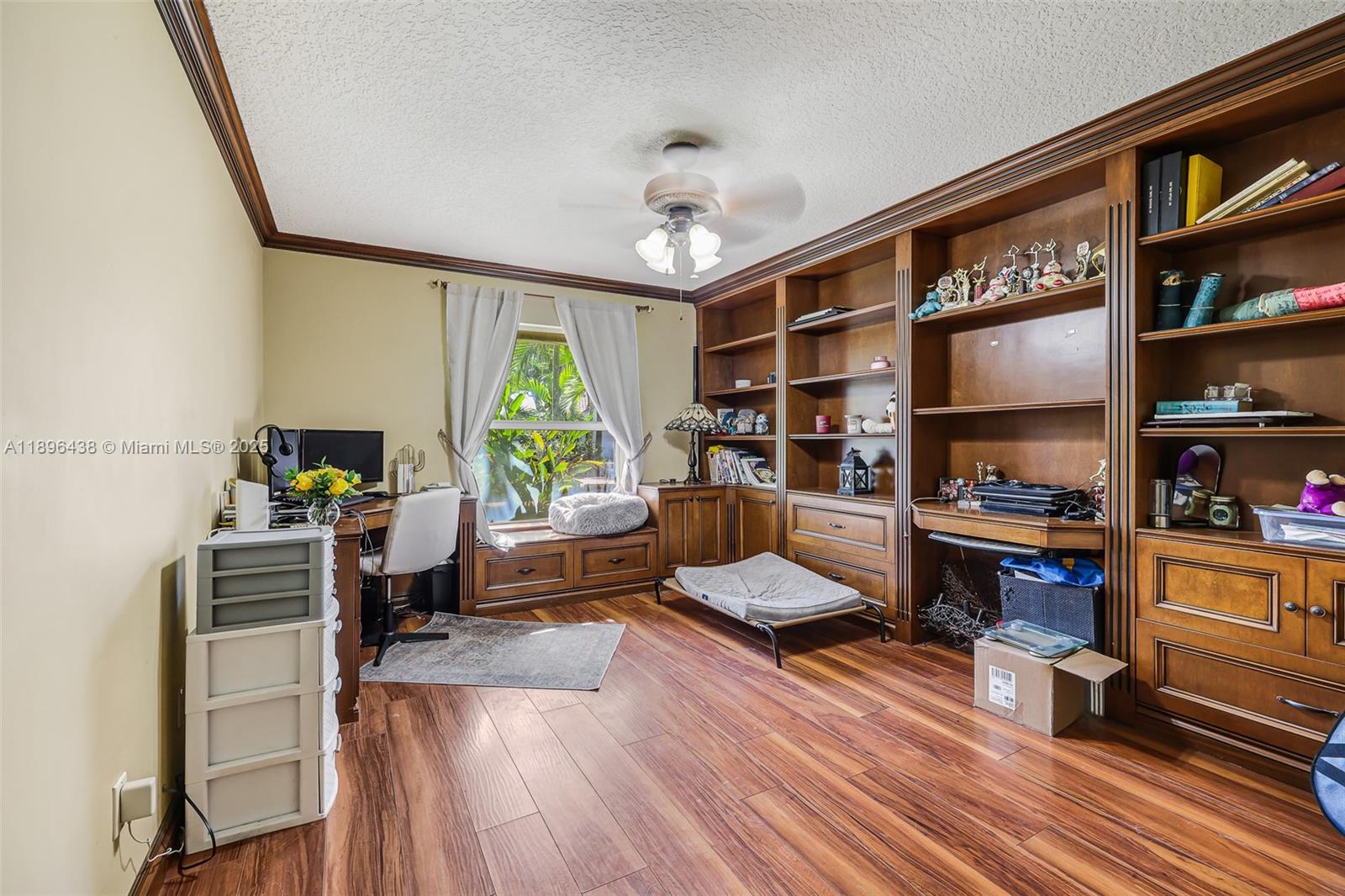JACARANDA CAY - Residential